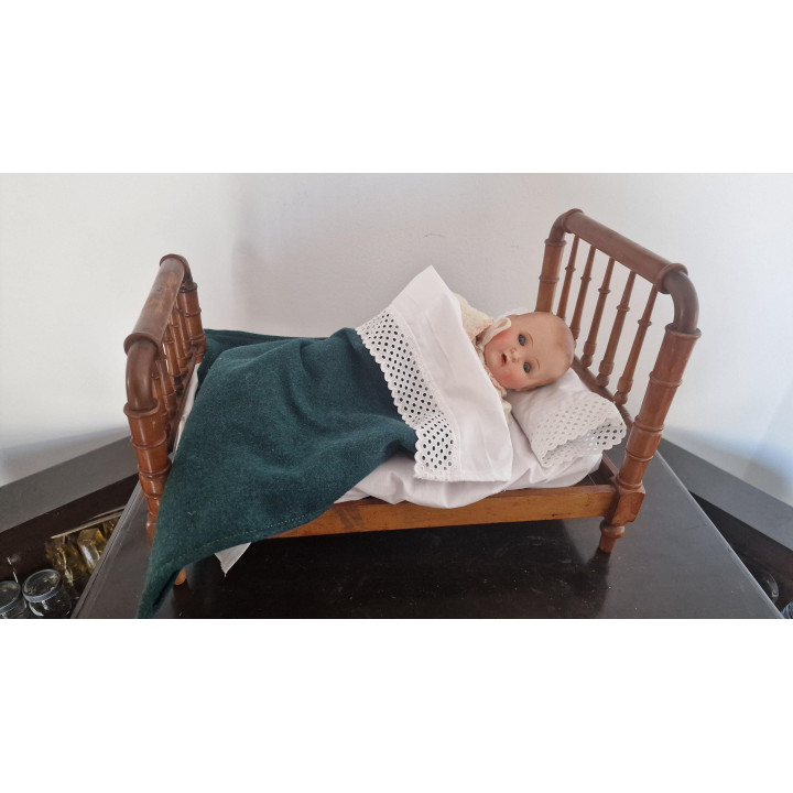 Cama de bonecas vintage em madeira maciça anos 50