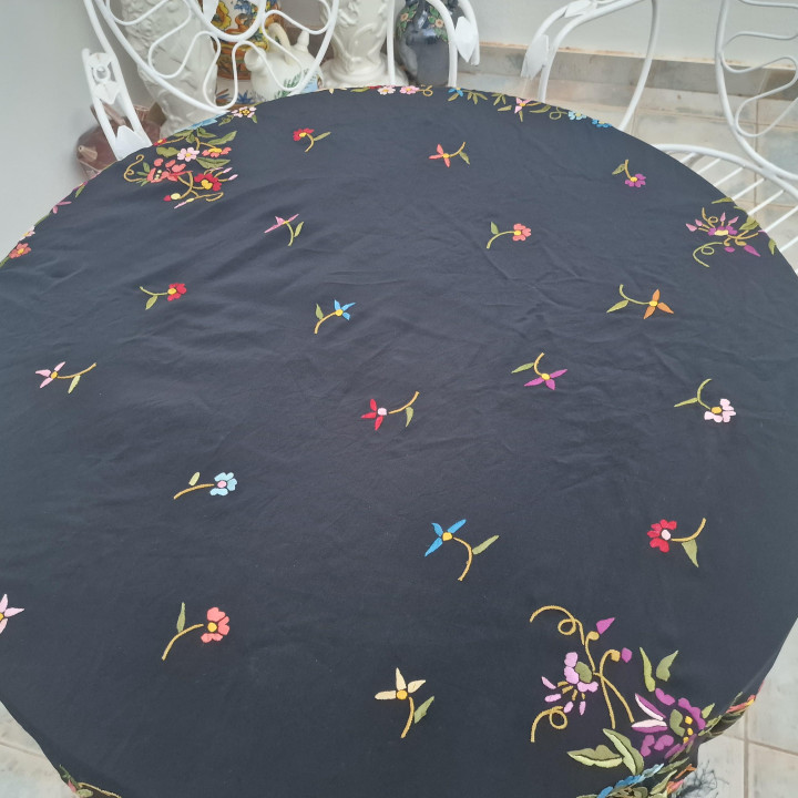 Châle de Manille milieu XXe, broderie main double face