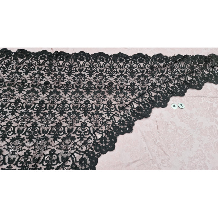 Mantille Espagnole Authentique | Dentelle Noire Vintage