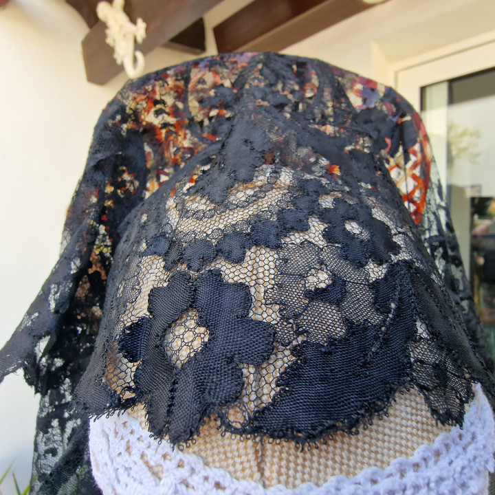 Antique 19th Century Chantilly Lace Silk Shawl 170x70cm