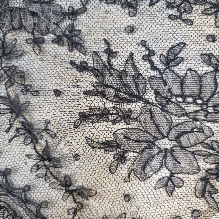 Vintage Spaanse Mantilla van Chantilly Kant (220x85 cm)