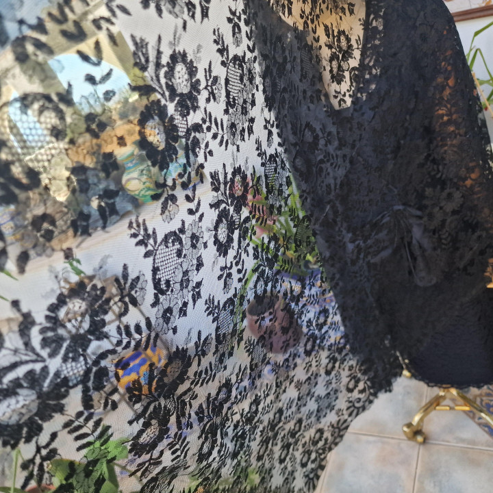 Mantille Espagnole Vintage 1970 - Grande Dentelle Noire 120x255