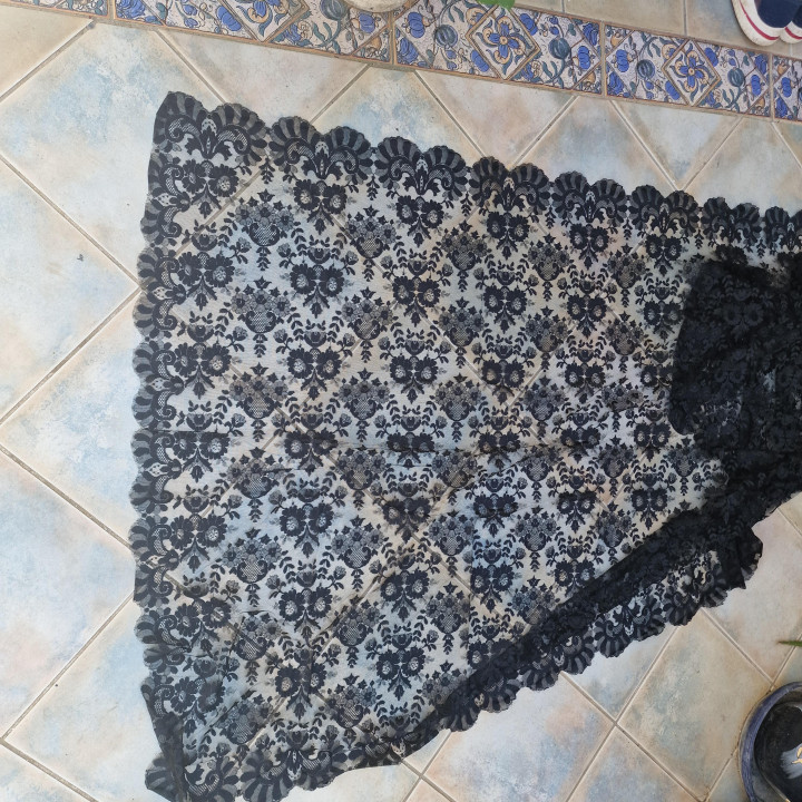 Mantilla Española Vintage 1970 - Encaje Negro 120x255 cm
