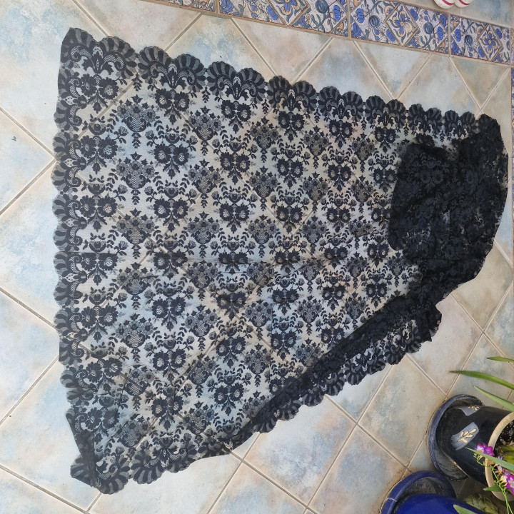 Vintage Spanische Mantilla 1970er - Große schwarze Spitze