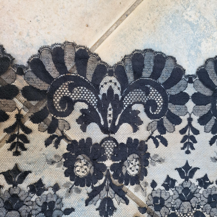 Vintage Spanische Mantilla 1970er - Große schwarze Spitze
