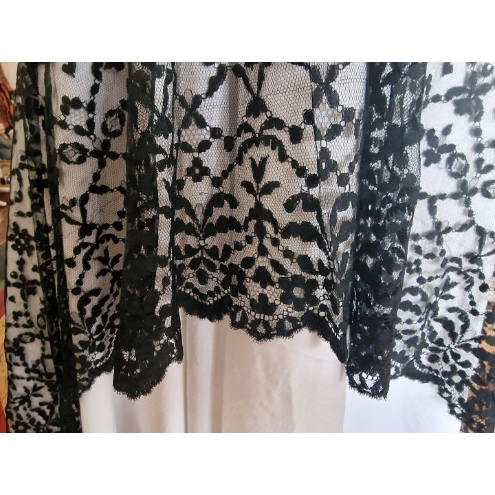 Mantilla Española de Encaje Negro - Años 60