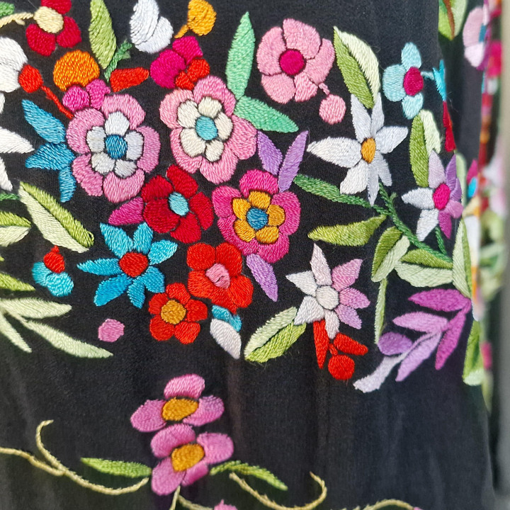 Mantón de Manila in Seta Anni '50 - Ricamato a Mano Flamenco