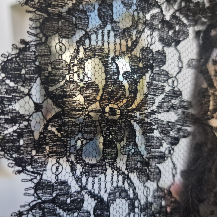 Antique Spanish Chantilly Lace Silk Mantilla - c. 1910