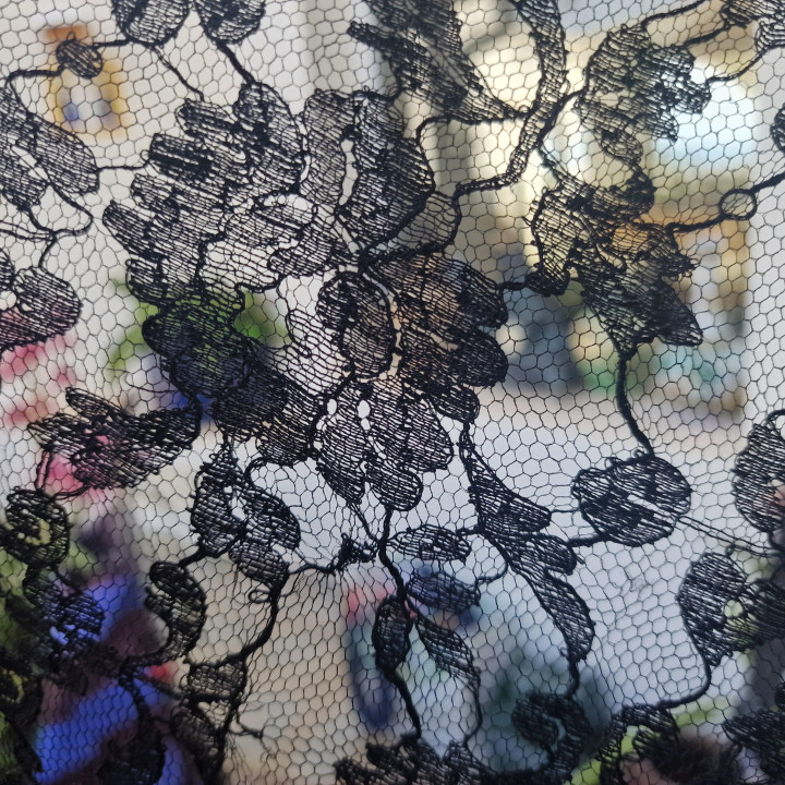 Mantilla Española de Seda Negra s. XX