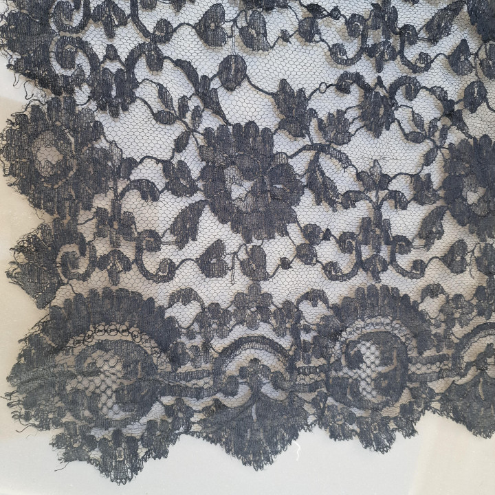スペイン製シルクマンティラ (1910年頃)
