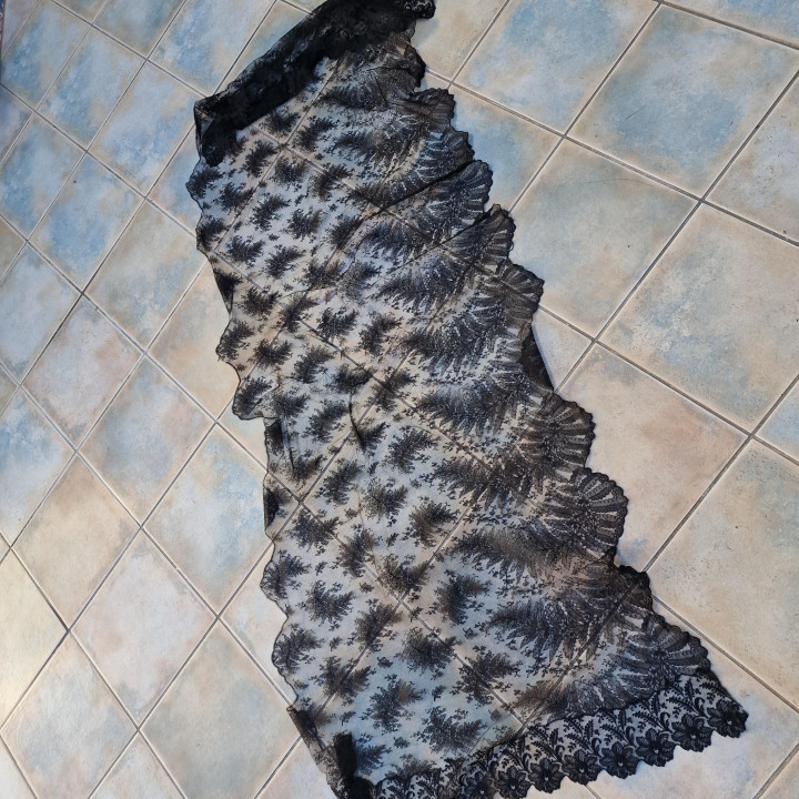 Vintage Spaanse Mantilla 1930 - Zwart Chantilly Kant