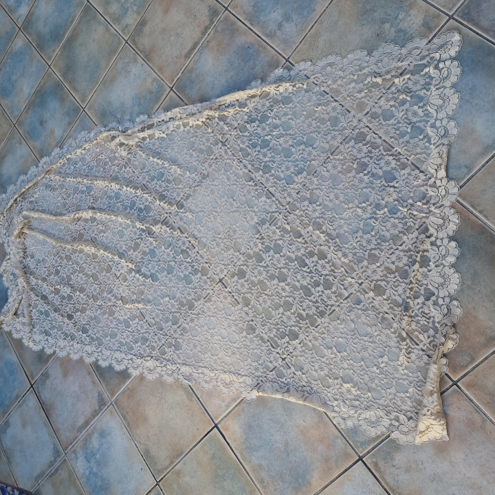 Vintage Spanish Mantilla Lace Veil (1950s), 100x260 cm