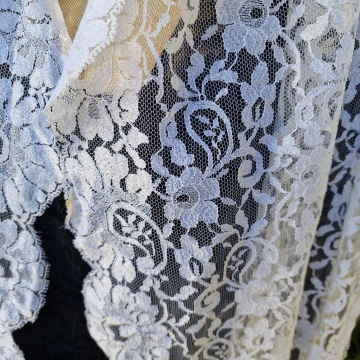 Mantille Espagnole Vintage Années 80 Blanche | Dentelle