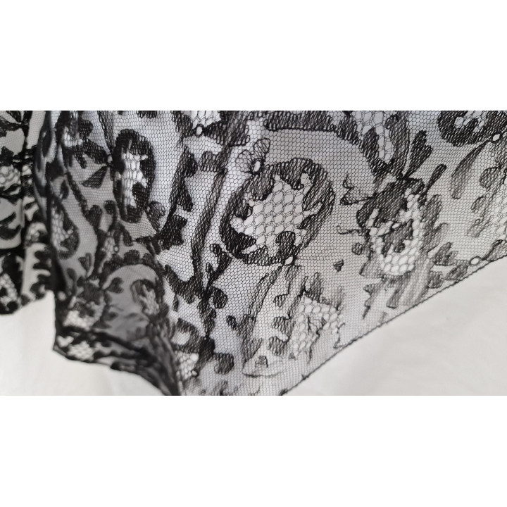 Mantilla antigua de seda hecha a mano – Tradición Española