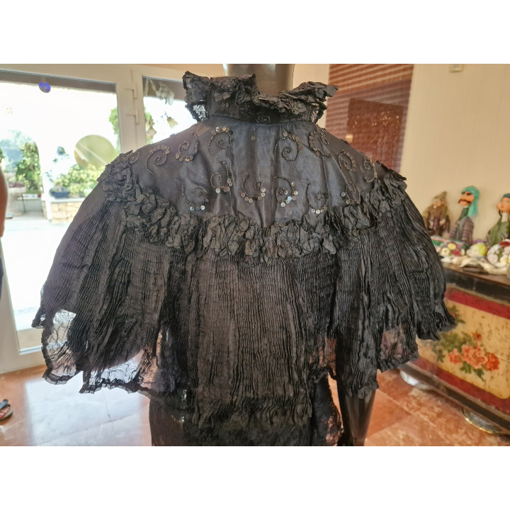 Pèlerine Victorienne 1880 | Soie Noire et Perles