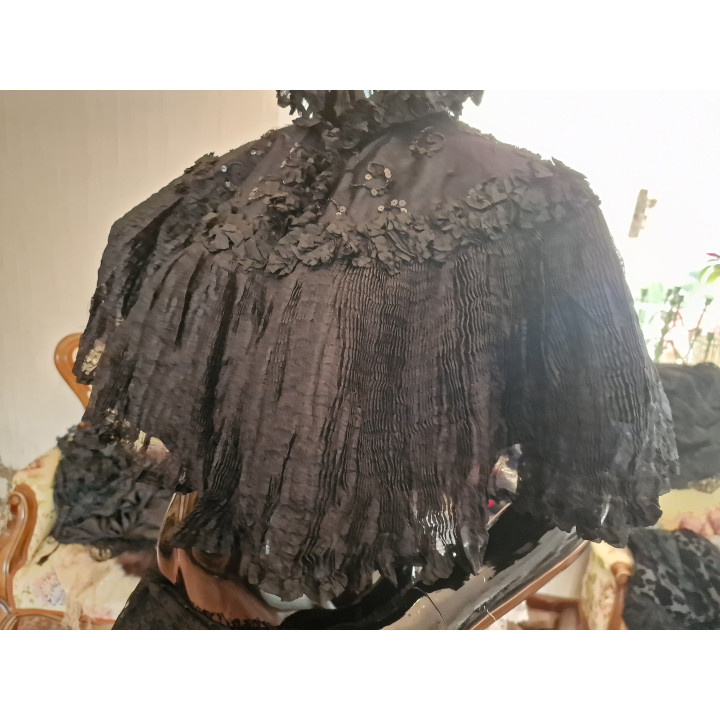 Pèlerine Victorienne 1880 | Soie Noire et Perles