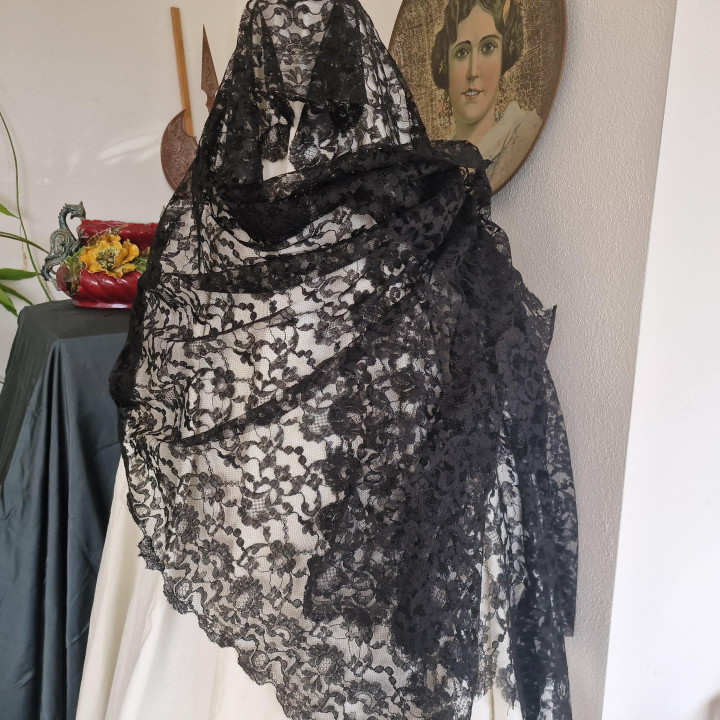 Mantille Espagnole Originale 1940 | Dentelle Noire Florale