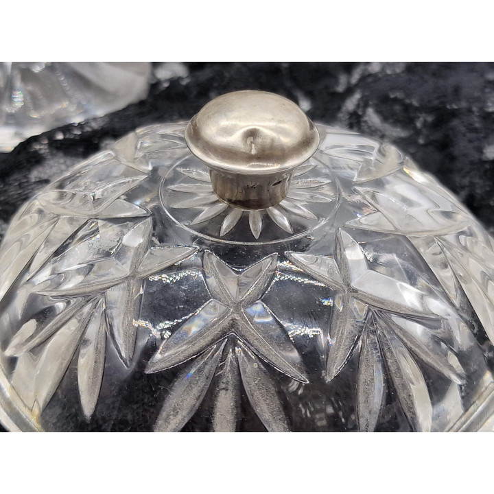 Bonbonnière en cristal taillé et argent, années 1920