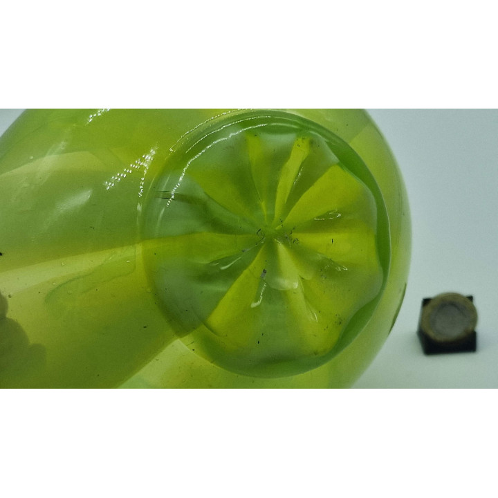 Uranglas Mandje 1930 | Handgeblazen Vaselineglas