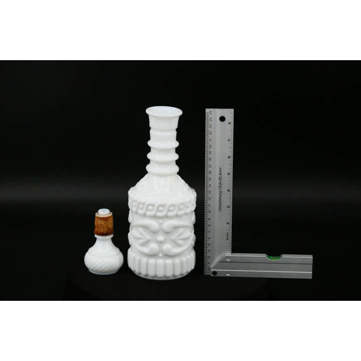 Carafe Vintage en Verre Opalin Blanc - Italie 1990