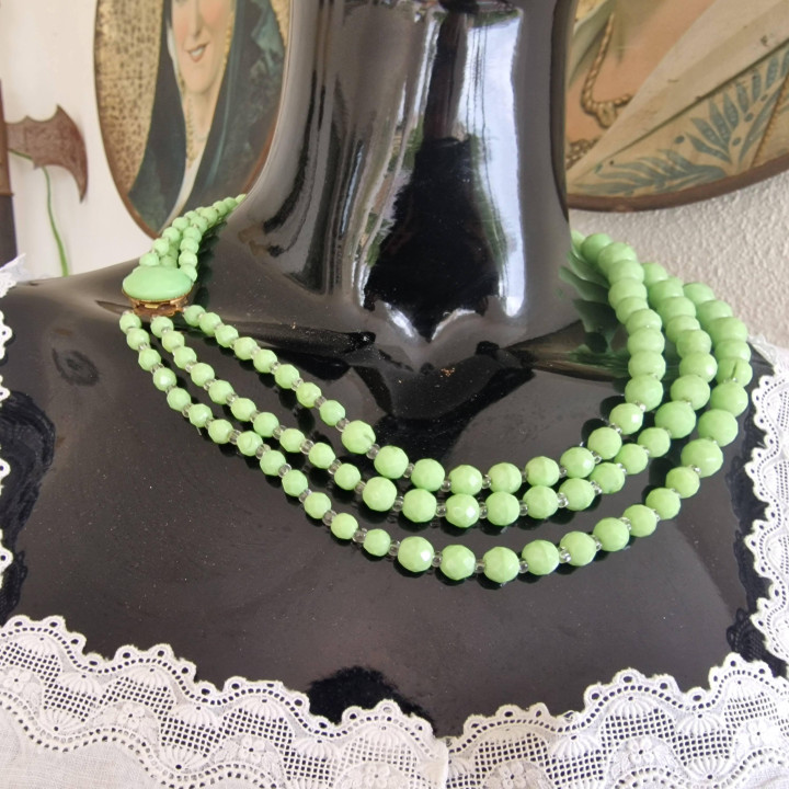 1960年代 ミントグリーン 3連ガラスネックレス ヴィンテージ