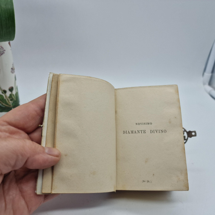 1883年 スペイン製アンティーク祈祷書 Novísimo Diamante Divino