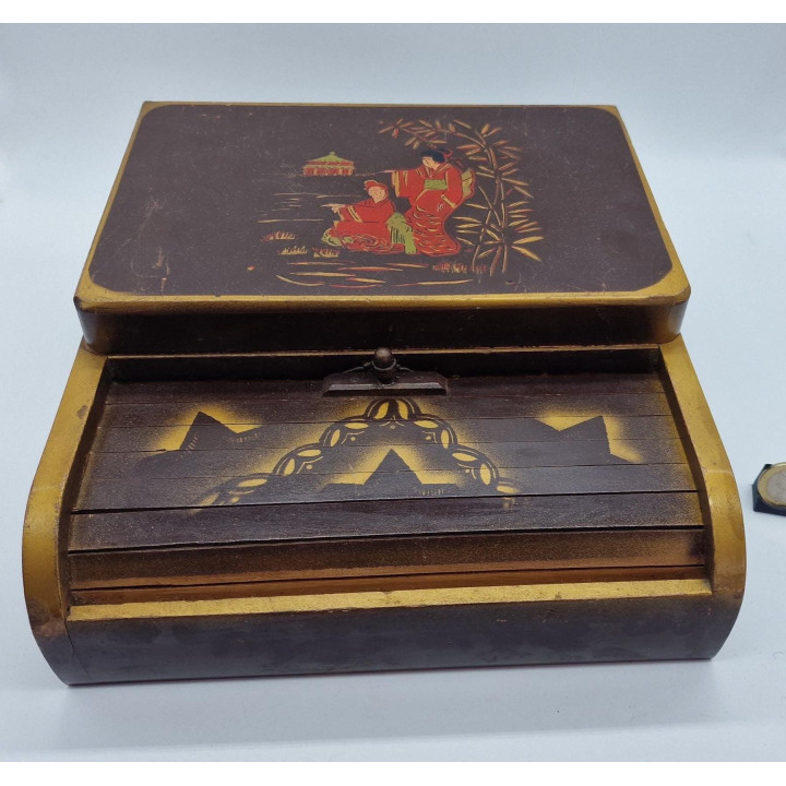 Japanese Showa Period Jewelry Box - Lacquered Wood