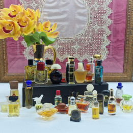 Lote 30 Miniaturas Perfumes de Colección Vintage 80s-90s