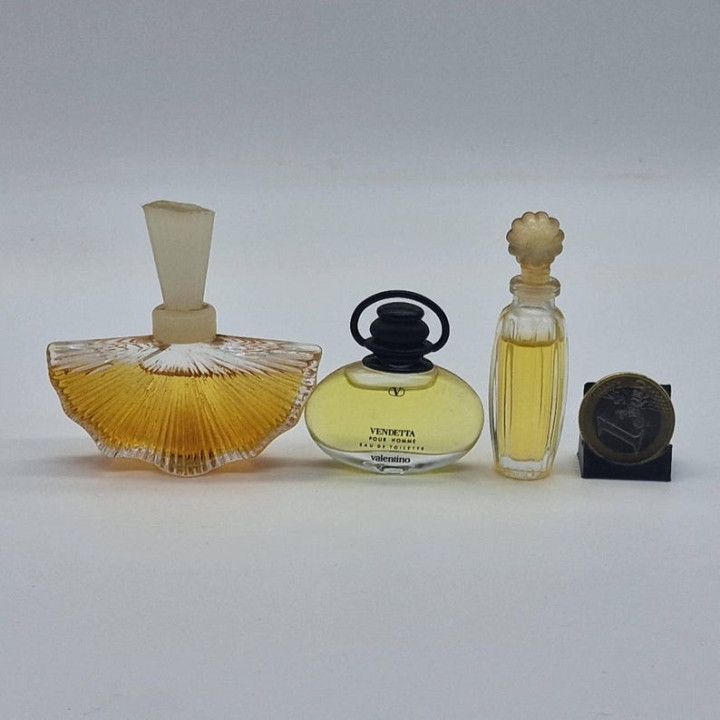 Lote Miniaturas Valentino Vintage: Clásico y Vendetta