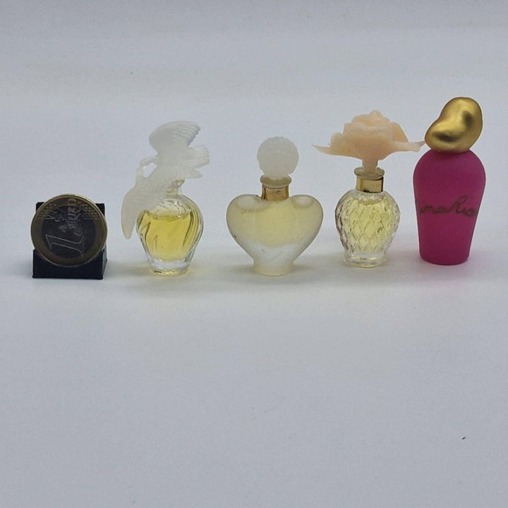 Lot de 4 Miniatures de Parfum Nina Ricci Vintage