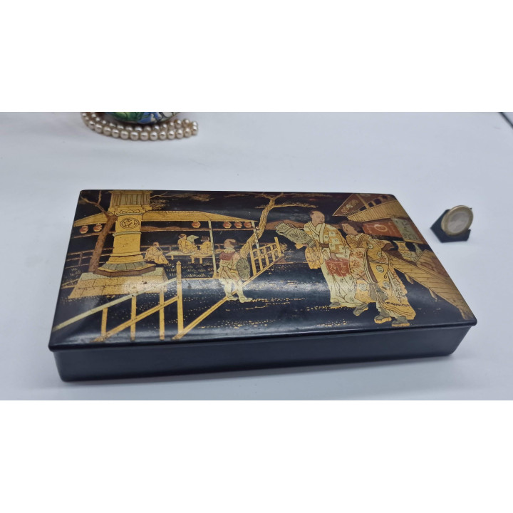 Boîte en laque japonaise Maki-e des années 1920