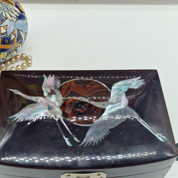Boîte à bijoux coréenne Najeon-chilgi en nacre, 1960