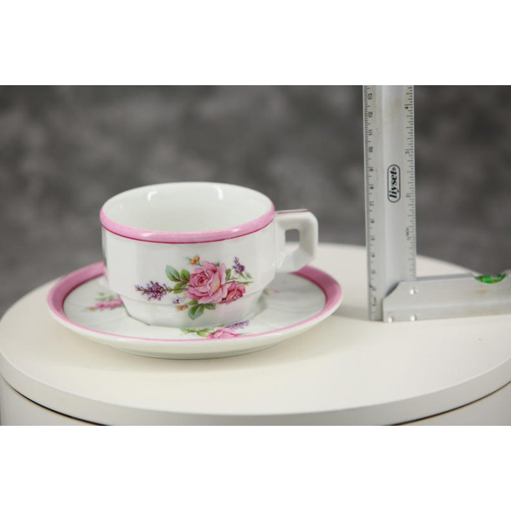 Conjunto de Chávena e Pires de Porcelana Vintage Anos 70