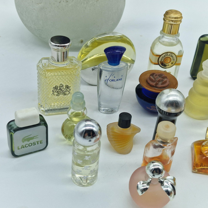 Lote de 30 Miniaturas de Perfume Vintage, Frascos de Colección, Vivienne Westwood, Caron, Paco Rabanne, Carven, Vidrio Años 198…