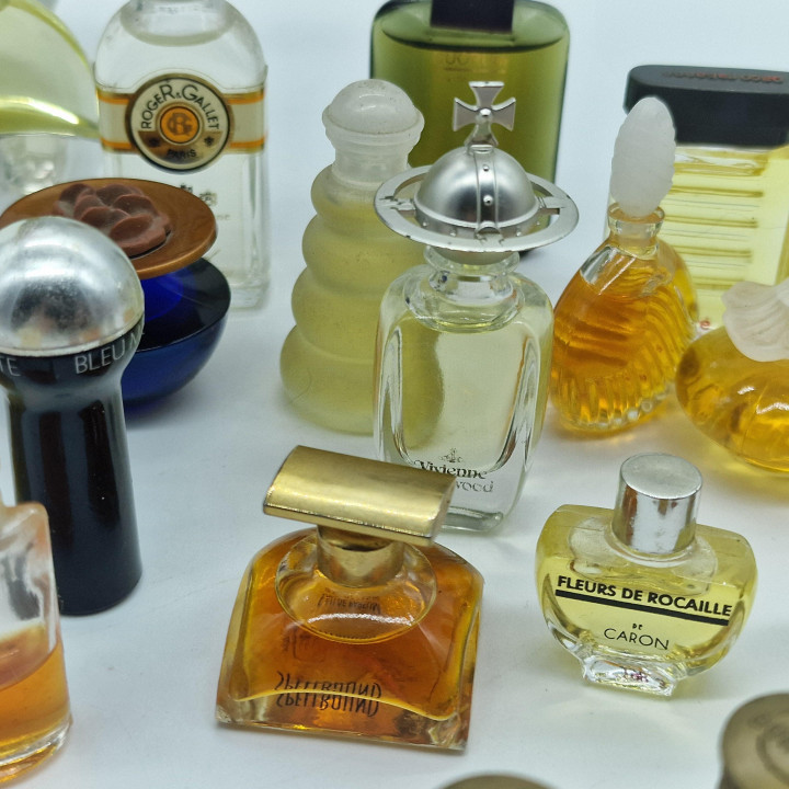 Lote de 30 Miniaturas de Perfume Vintage, Frascos de Colección, Vivienne Westwood, Caron, Paco Rabanne, Carven, Vidrio Años 198…