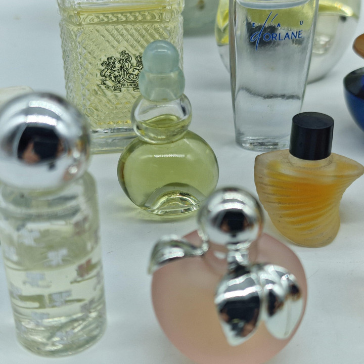 Lote de 30 Miniaturas de Perfume Vintage, Frascos de Colección, Vivienne Westwood, Caron, Paco Rabanne, Carven, Vidrio Años 198…