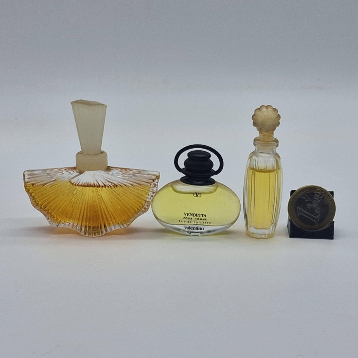 Lote Miniaturas Valentino Vintage: Clásico y Vendetta