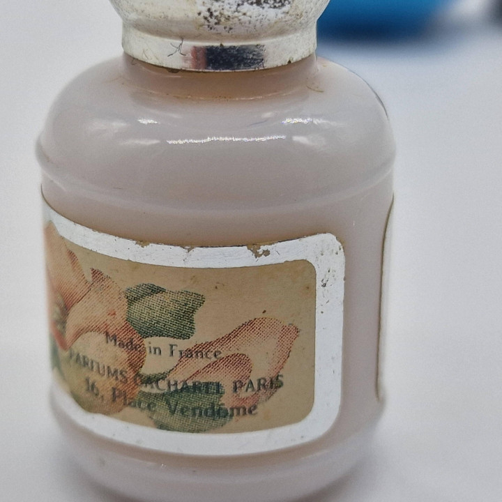 Zestaw Miniaturek Perfum Cacharel Anais Anais 7ml i Lou Lou 4ml, Vintage Francuskie Zapachy z Lat 80, Kolekcjonerskie Szklane F…