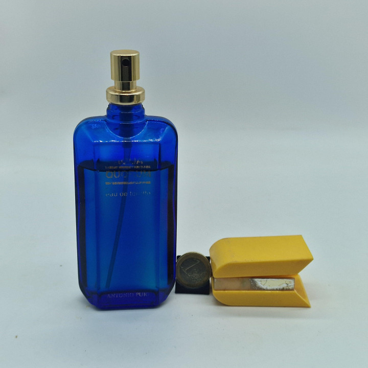 Perfume Vintage Quorum Antonio Puig Eau de Toilette, Raro Frasco Vidrio Azul Cobalto 100ml, Fragancia Española 1990, Tapón Daña…