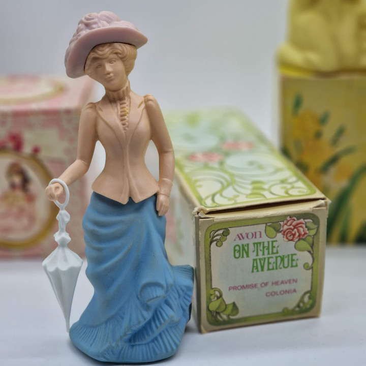 Set van 4 Vintage Avon Parfumflessen - Figuratieve Keulen Flacons met Originele Dozen, Charisma en Promise of Heaven, Jaren 70