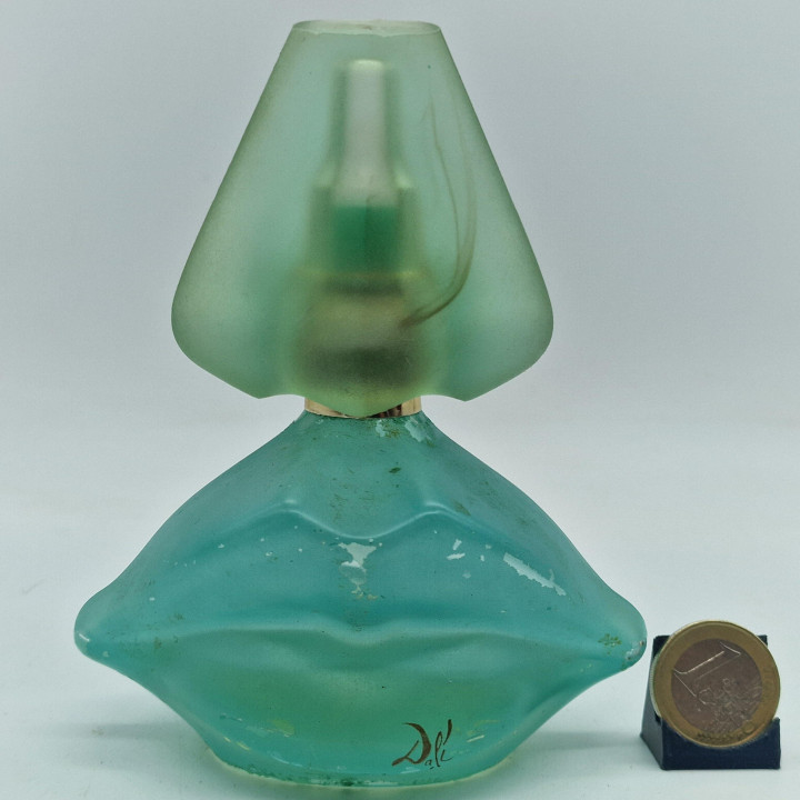 Profumo Vintage Salvador Dali Laguna Eau de Toilette, Flacone Scultoreo Labbra e Naso Anni 90, Tester da 100ml con 25ml di Cont…
