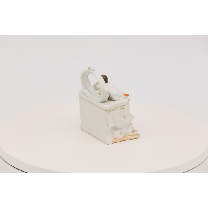 Boîte à bijoux Fairing en porcelaine XIXe