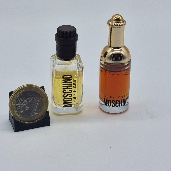 Miniatures Parfum Moschino - Pour Homme et Bouteille Champagne Eau de Toilette, Duo de Fragrances Vintage Collection, Années 90