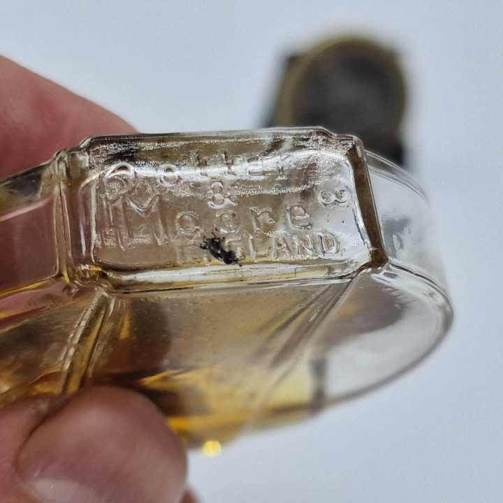 Zabytkowy Flakon na Perfumy Potter & Moore Lavender Water, Stara Szklana Butelka z Mosiężnym Korkiem, Anglia Lata 20. Kolekcjon…