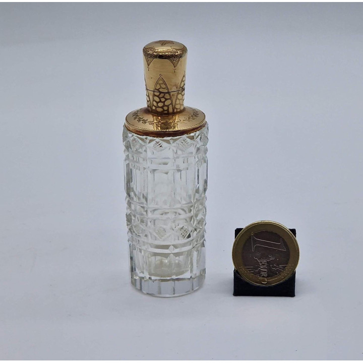 Flacon de parfum hollandais ancien, fiole à senteur en cristal taillé, monture en or 14K gravé, époque victorienne, fin XIXe si…