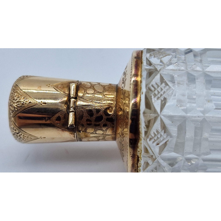 Flacon de parfum hollandais ancien, fiole à senteur en cristal taillé, monture en or 14K gravé, époque victorienne, fin XIXe si…