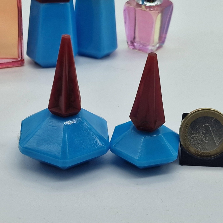 Lot de Miniatures de Parfum Vintage Cacharel, Set de 7 Flacons de Collection Gloria LouLou Promesse Anais Anais, Periode 1978 a…