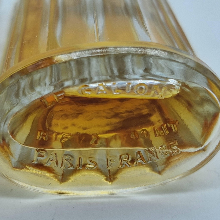 Miniatura de Perfume Vintage Cologne Parfum Le Galion Snob 15ml con Caja Original, Fragancia Coleccionable Francesa de los Años…