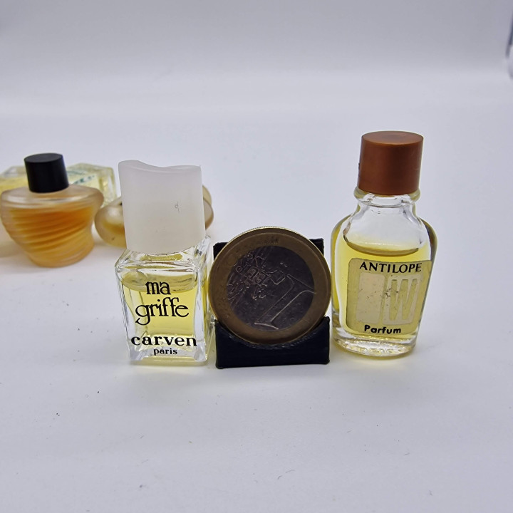 Collectie van 25 Vintage Franse Mini Parfums Guerlain, Balmain