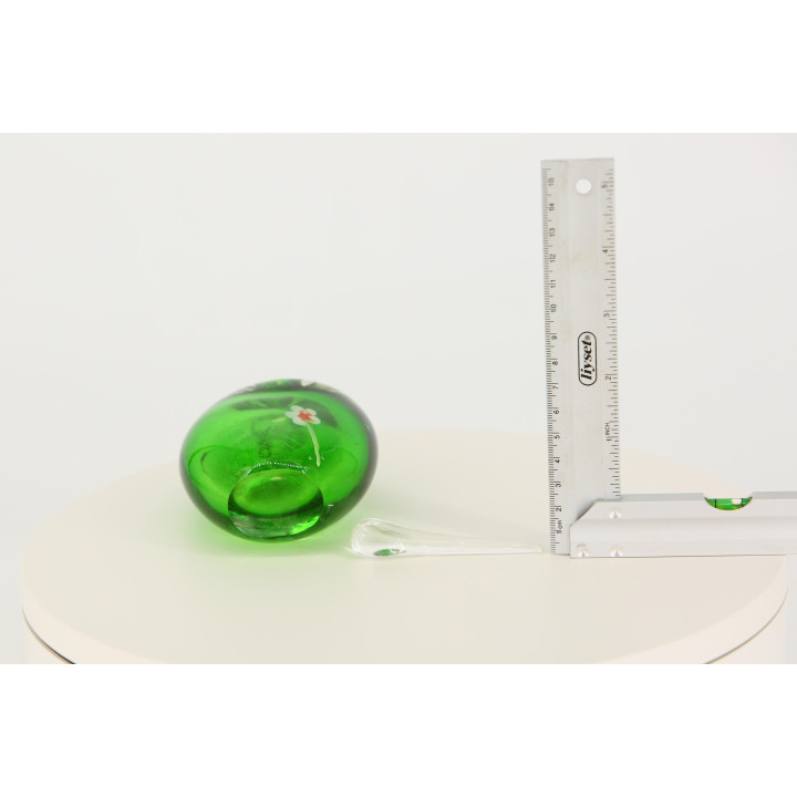 Vintage Groene Glazen Parfumfles, Sommerso Kunstglas met Lampwork Bloem, Jaren 90 Kaptafel Decor, Mondgeblazen Glas met Origine…